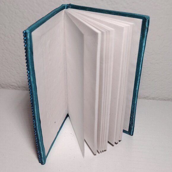 Star Jewel 5" x 3" Turquoise Blank Notebook Journal Diary: 116 Pages (58 Sheets) - Picture 4 of 6